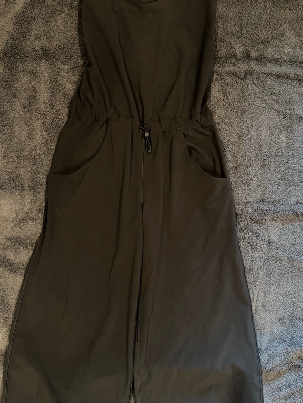 Ivivva Size 10 Black Sleeveless Cropped Wide-Leg Jumpsuit with Drawstring -$80